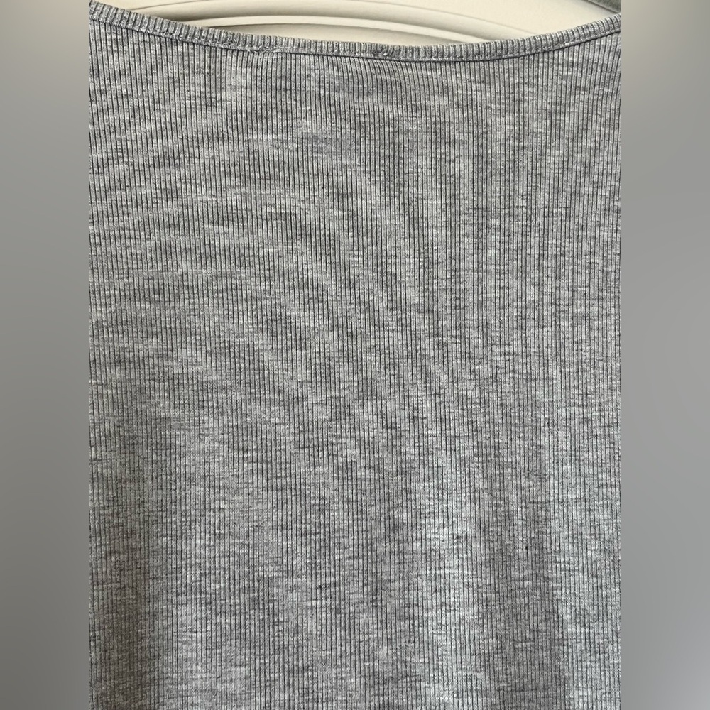 NWT Calvin Klein Gray Long Sleeve, Cropped Top, Slim, women’s size large - Picture 3 of 13